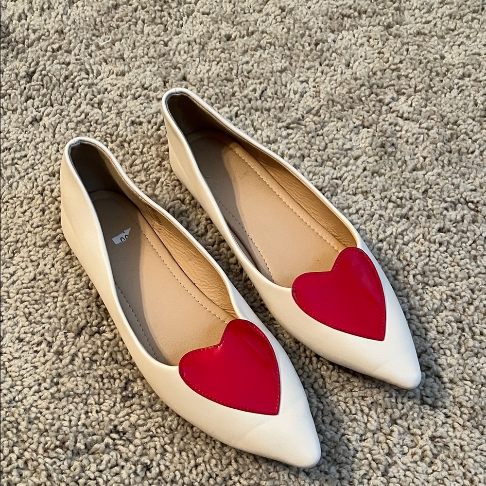 Heart ballet style pointed flats